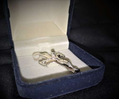 REMARKABLE SOLID 925 STERLING SILVER CROSS PENDANT!!!